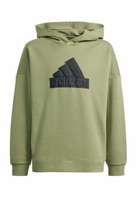 Felpa con cappuccio verde oliva, caratterizzata da un logo Adidas in rilievo nero sulla parte anteriore, dotata di una vestibilità rilassata e polsini a costine all'orlo.