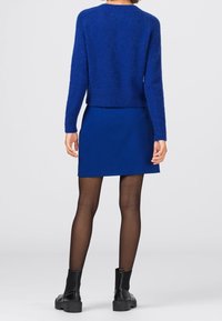 HALLHUBER Stickad tröja - dark blue