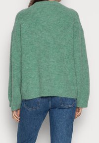 ARKET Sweter