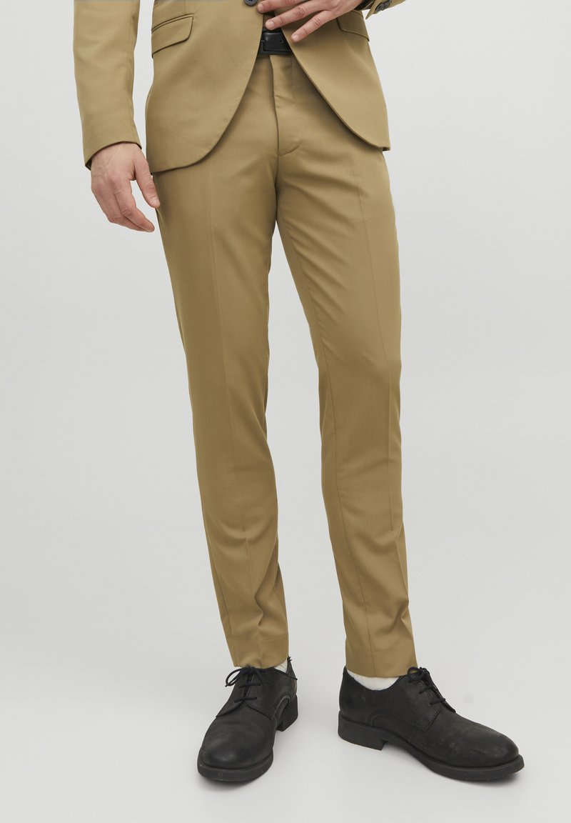 Jack & Jones PREMIUM JPRFRANCO TROUSER - Chino - covert green