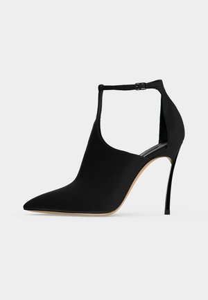 Casadei, BLADE - Enkellaarsjes met hoge hak - nero