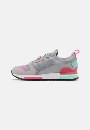 ZX 700 HD - Sneakers basse - grey two/silver metallic/haze rose