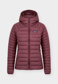 Nevybrané, dark ruby