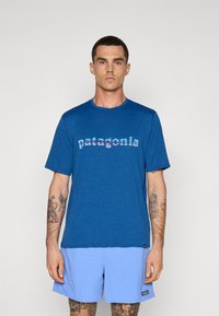 Patagonia DAILY GRAPHIC SHIRT - Sportiniai marškinėliai trumpomis rankovėmis - clement blue