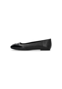 Ballerine in pelle nera con punta lucida, corpo liscio e un piccolo dettaglio decorativo sulla parte frontale. Tacco basso con una forma affusolata.