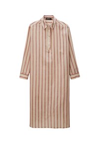 Robe longue rayée avec un col classique, tissu léger et rayures horizontales en rose pâle et crème, avec de subtils accents marron.