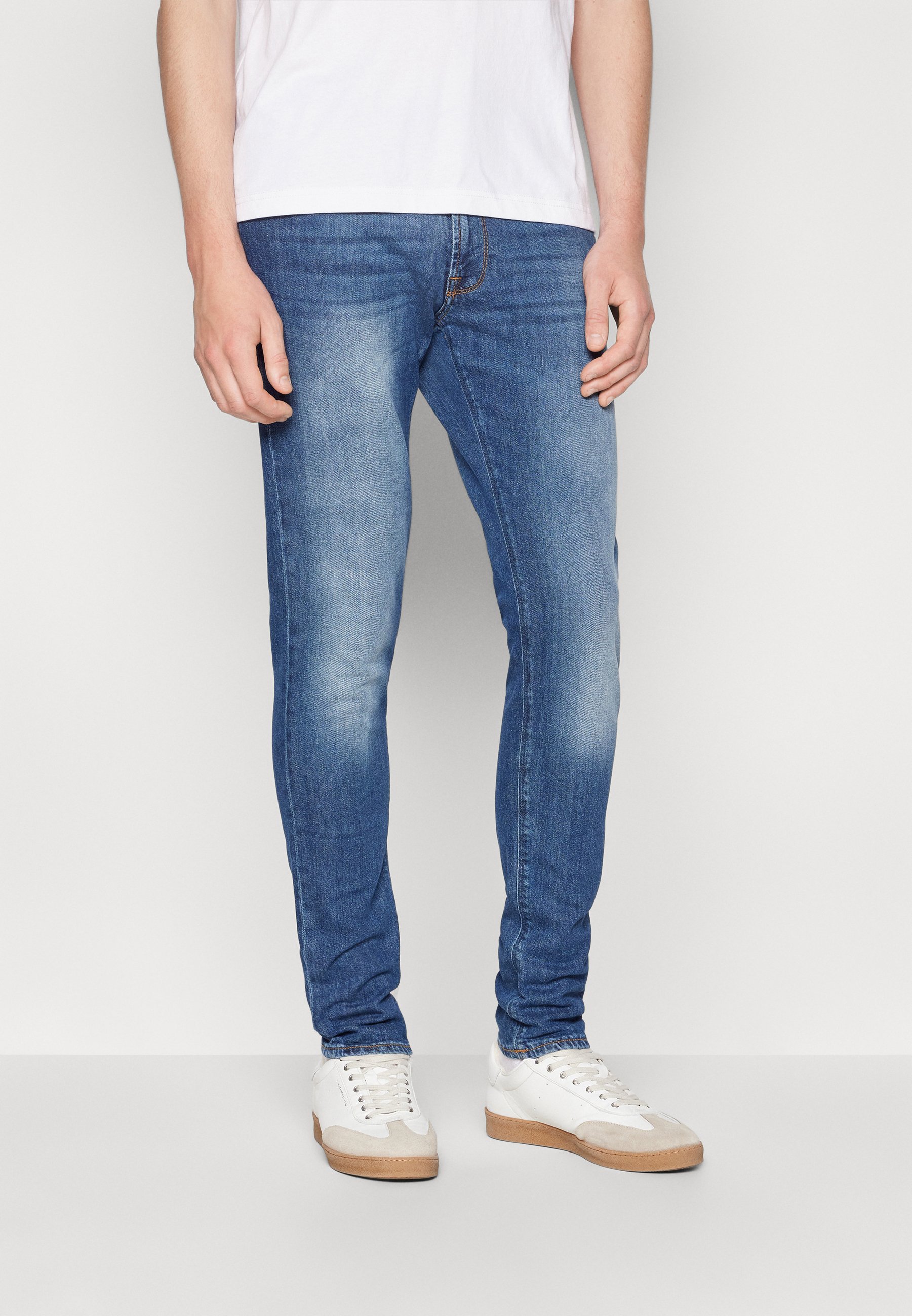 lyle and scott slim fit