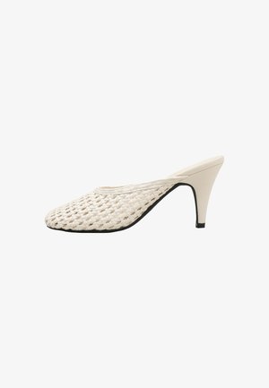 HUNE, HEROIC - Mules de tacón - white