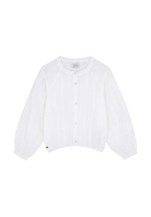 Blouse blanche courte en tissu texturé, avec un col rond, une fermeture à boutons sur le devant et des manches longues bouffantes avec des détails rayés subtils.