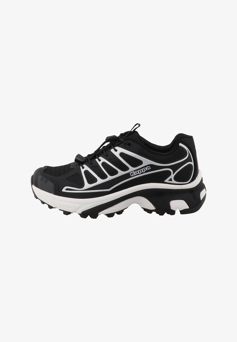 Chaussure de trail running Kappa noire et blanche avec empeigne en mesh, semelle épaisse amortissante et lacets à tirage rapide pour une utilisation en extérieur.