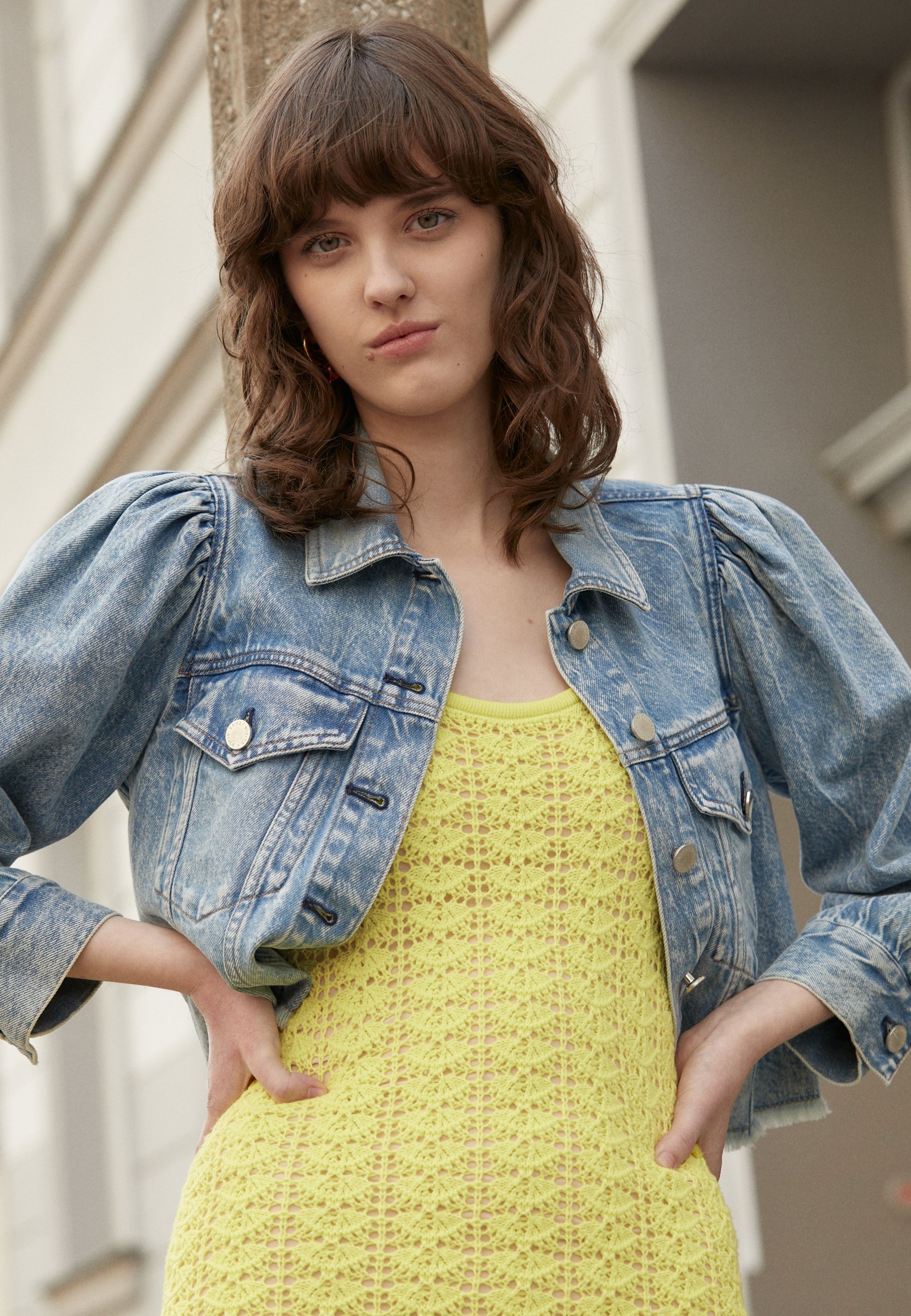 Alice + Olivia Lana Raw Hem Denim Jacket Rocky Blues, Women's, Size: Medium, Blue