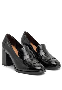 Paire de mocassins à talon bloc en cuir verni noir avec détail de franges et bouts carrés arrondis.