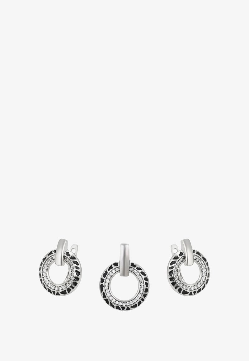 Hõbedased ümmargused kõrvaketi ja sobiv ripats mustade emaili aktsentidega ning selgete säravate kividega siseringiga.