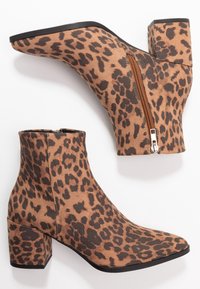 Madden Girl Kotníkové boty - black