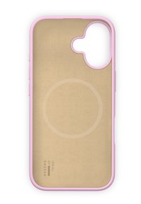 Telefoncover med beige ruskindbag og lyserøde silikonekant, designet til en smartphone med dobbelkamera og et rundt trådløst opladningsmærke.