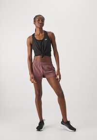 New Balance SHORT - Short de sport - licorice