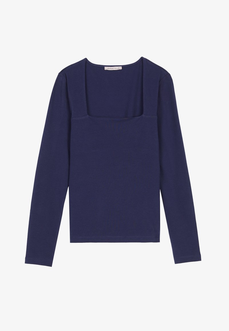 Námornícky dlhý rukáv s obdĺžnikovým výstrihom, vyrobený z mäkkej tkaniny s hladkou textúrou. Klasický, priliehavý strih s čistým lemovaním.