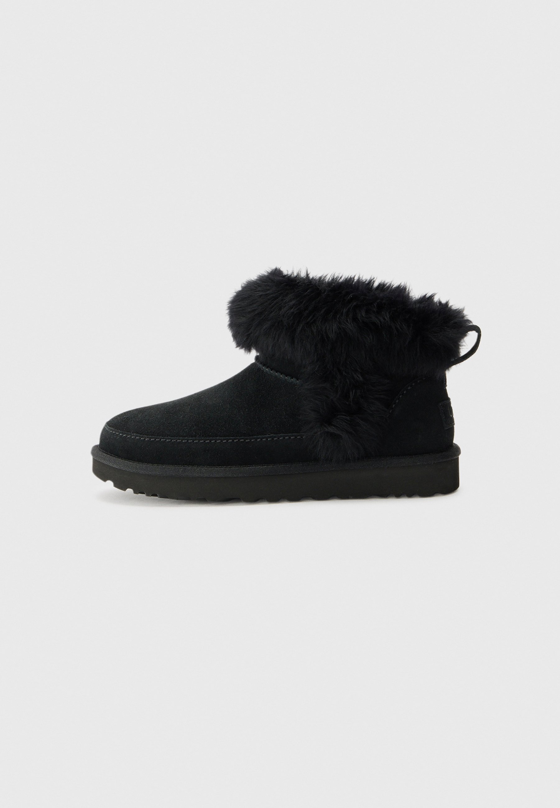 靴 UGG CLASSIC MINI 2 BLACK UGG Classic II Mini black au meilleur prix sur idealo.fr