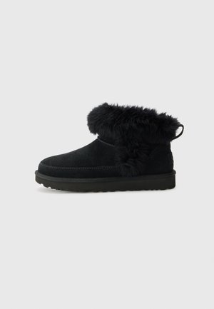 CLASSIC CHALET - Vinterstøvler - black