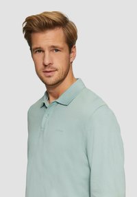 s.Oliver MIT LOGO - Poloshirt - salbeigrün