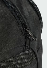 adidas Performance TRAINING DEFENDER DUFFLE SMALL - Bolsa de deporte - black   white