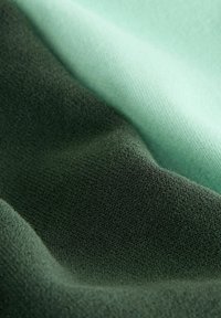 Bermuda chino blu indaco in leggero cotone elasticizzato