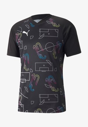 Czarna sportowa koszulka z krótkim rękawem, ozdobiona kolorowymi geometrycznymi wzorami i kształtami, z dekoltem w kształcie litery V oraz logo Puma z przodu.