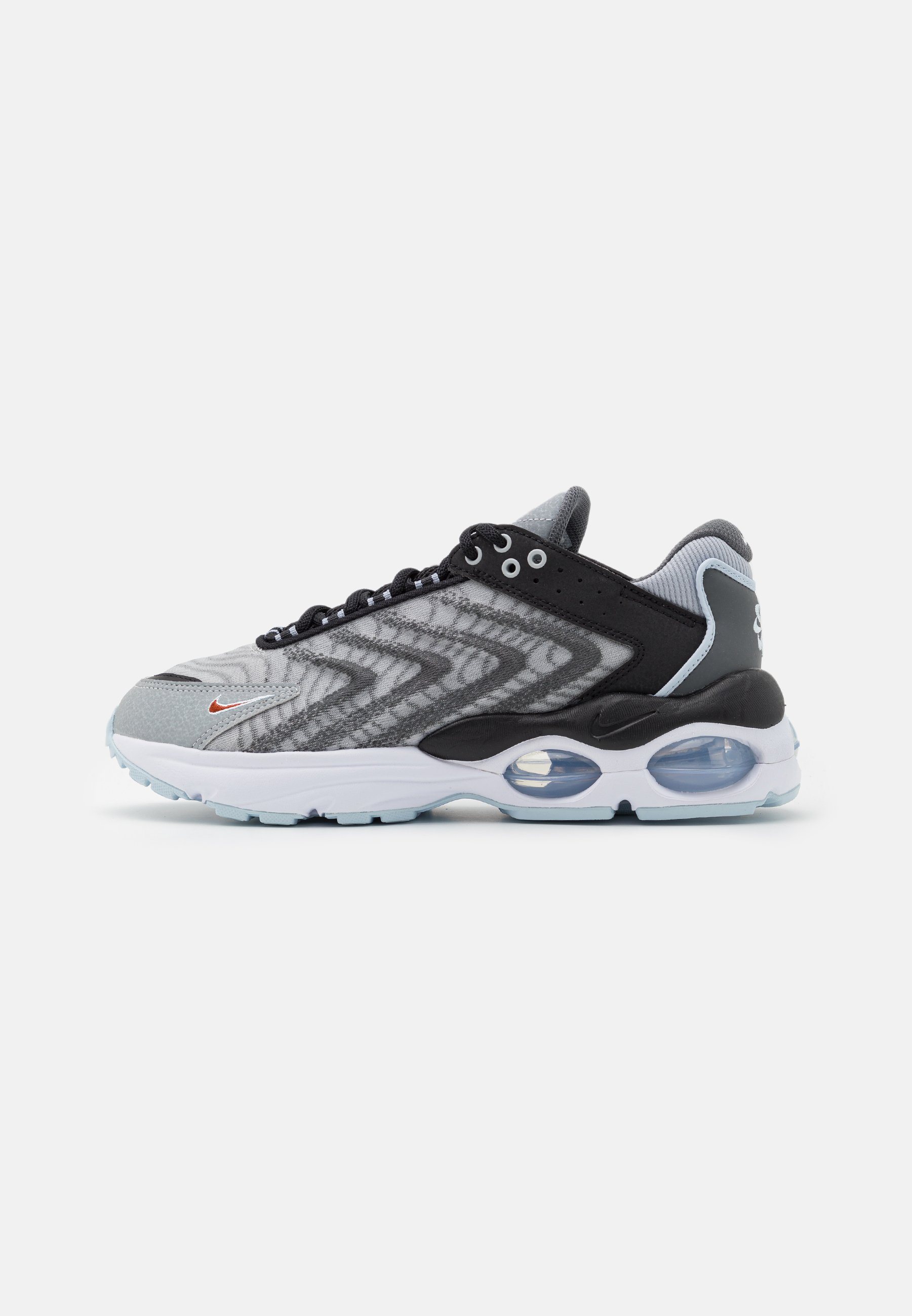 wolf grey white black tn
