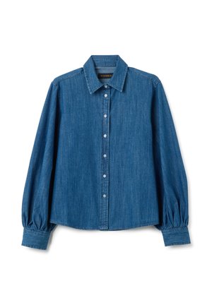 Camicia in denim blu con colletto a punta, maniche lunghe a palloncino, chiusura frontale con bottoni e orlo leggermente curvo. Texture morbida.
