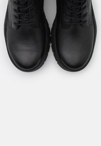 Zign Botas con plataforma - black