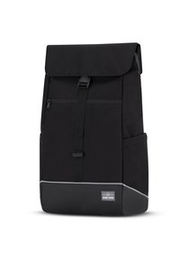 Fekete hátizsák, tartós szövetből készült, roll-top záródással, elülső cipzáras zsebbel és fényvisszaverő szürke részletekkel az alján.