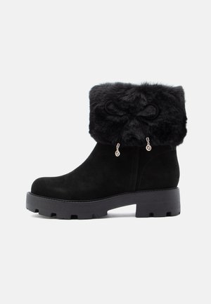 Guess YANELI - Zimní obuv - black