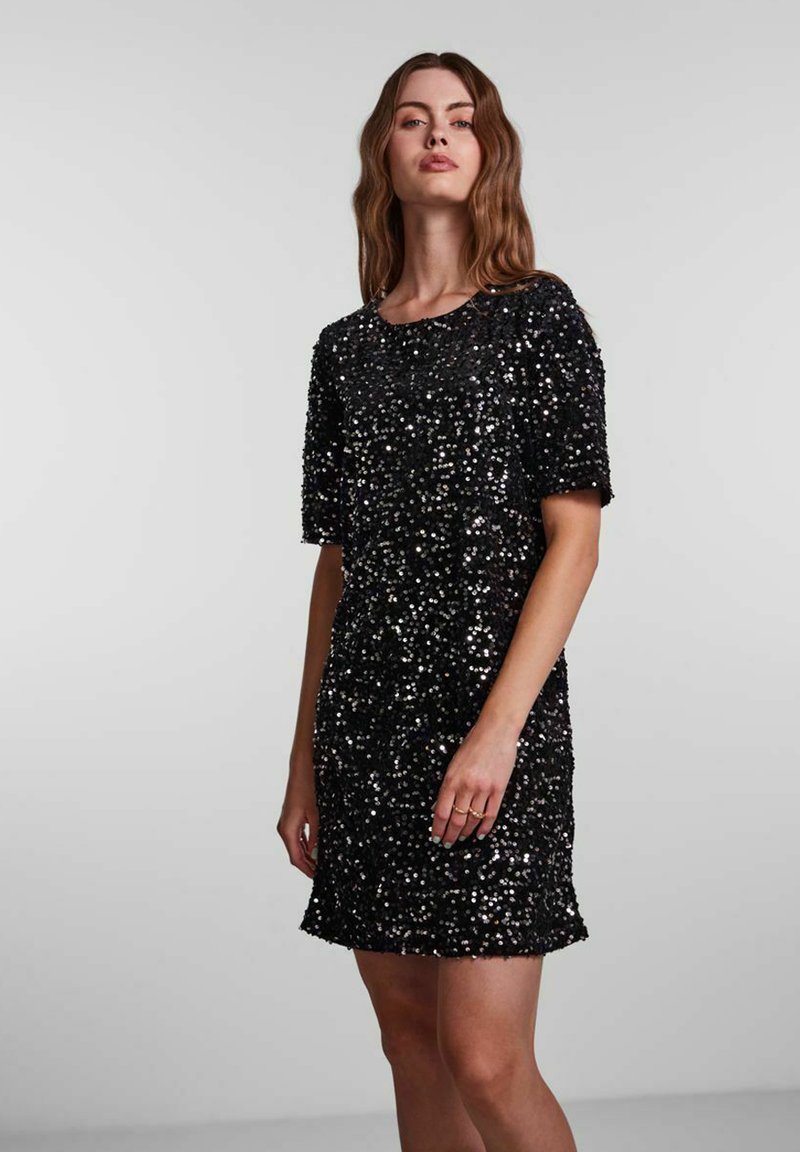 Kjøp Pieces PCKAM LS DEEP BACK BOW DRESS JRS NO - Black Black Sequins