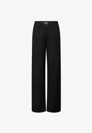 Czarne spodnie o szerokich nogawkach z elastycznym paskiem w talii i detalem w postaci srebrnej klamry. Posiadają kieszenie z przodu oraz gładką fakturę materiału.