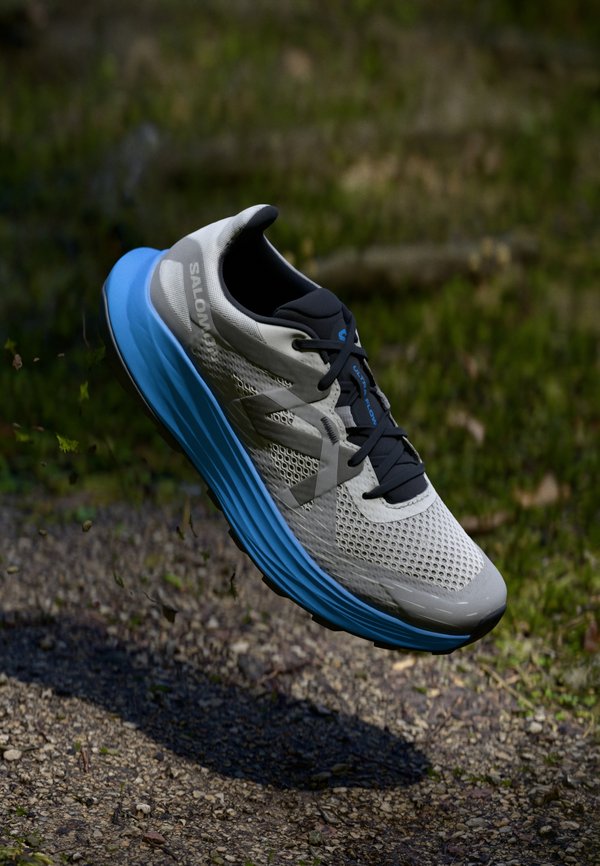 ULTRA FLOW - Laufschuh Trail