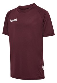 Vinrød kortærmet sportstrøje med hvidt "hummel" logo på venstre bryst og lille hvidt design nær bundkanten på højre side.