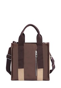 Bolso rectangular marrón con asas de color marrón oscuro y beige, bolsillo con cremallera metálica vertical en la parte frontal y correa para el hombro ajustable.