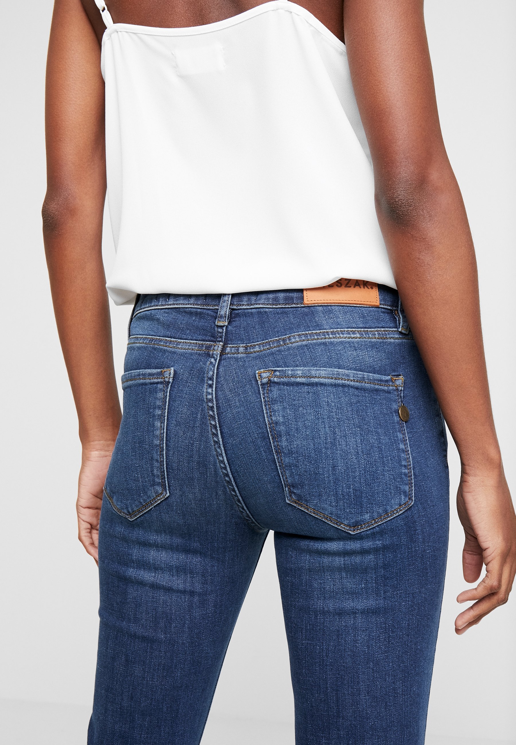 Pieszak MARIJA WASH WASHINGTON - Flared Jeans - denim blue/blue denim -  Zalando.co.uk