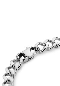 Sølvmetallkjedearmbånd med sammenkoblede lenker og en sikker lås. Jevn, polert overflate med en blank finish.