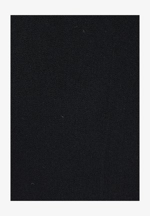 Tela negra con un tejido texturizado, uniforme en color, que parece suave con variaciones mínimas, adecuada para diversas aplicaciones.