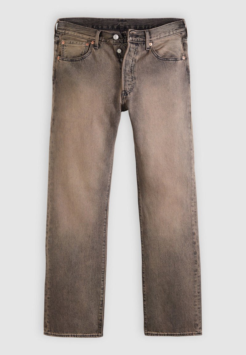 Vaqueros de mezclilla marrón desteñida de pierna recta con cierre de botones y bolsillos delanteros y traseros, extendidos sobre un fondo claro.