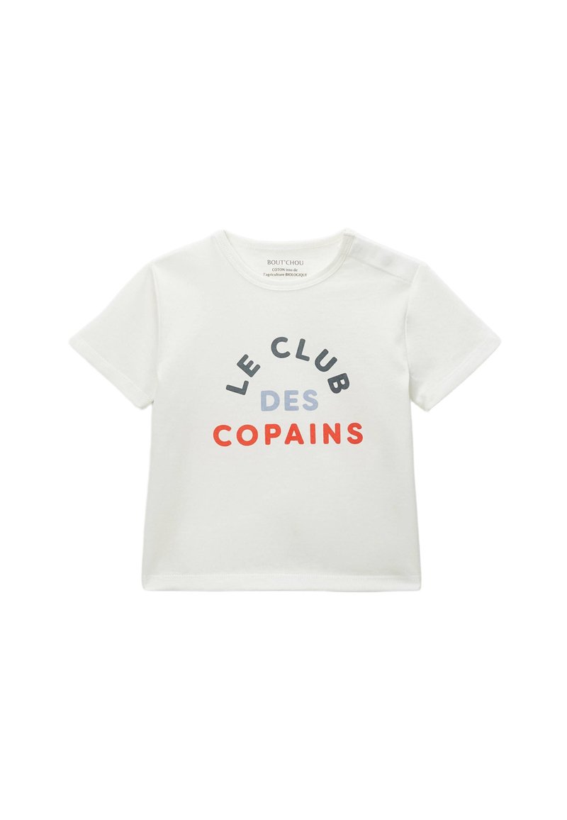 T-shirt en coton blanc à manches courtes, arborant le texte "LE CLUB DES COPAINS" en noir, gris et rouge dans un motif cintré.