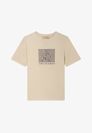 Beiges T-Shirt mit kurzen Ärmeln und Rundhalsausschnitt, mit einem karierten quadratischen Motiv und dem Text "TRUSSARDI" mittig auf der Brust.