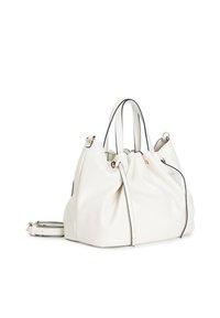 Borsa in pelle bianca con parte superiore arricciata, dettagli neri a contrasto e manici doppi. Include una tracolla regolabile e hardware in oro.