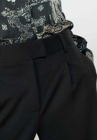 DROITE IGOR - Pantalon classique - noir