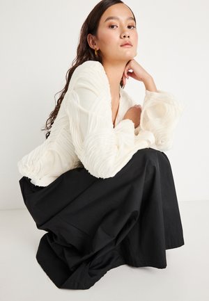 SHAPED PUFF SLEEVE BLOUSE - Bluse - creme