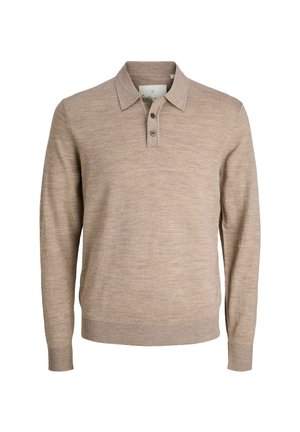 Bēša garām piedurknēm polo džemperis ar trim pogām, ribotām piedurknēm un apakšmalu, parādīts uz baltas fona.