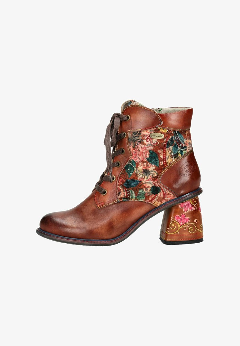 Pruun nahkne ankle boot lillemustriga kangast, ümmargune varvas, nööbitav esiosa ja dekoratiivne värvitud kand.