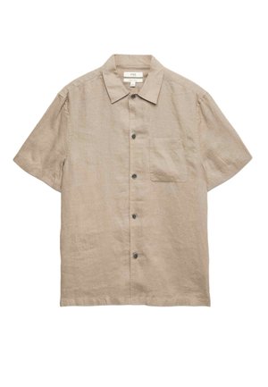 Beiges Leinenhemd mit kurzen Ärmeln, Kragen, fünf dunklen Knöpfen vorne und einer einzelnen Brusttasche auf der linken Seite.