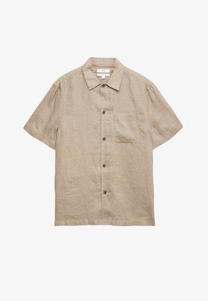 Beiges Leinenhemd mit kurzen Ärmeln, Kragen, fünf dunklen Knöpfen vorne und einer einzelnen Brusttasche auf der linken Seite.